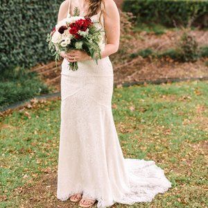 Size 10 Lace Beaded Fitted Wedding Dress